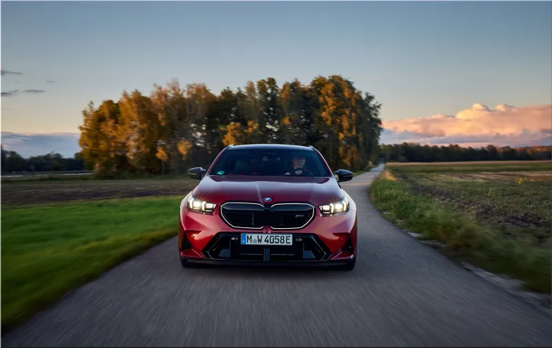 BMW M5 Touring Dragon Fire Red
