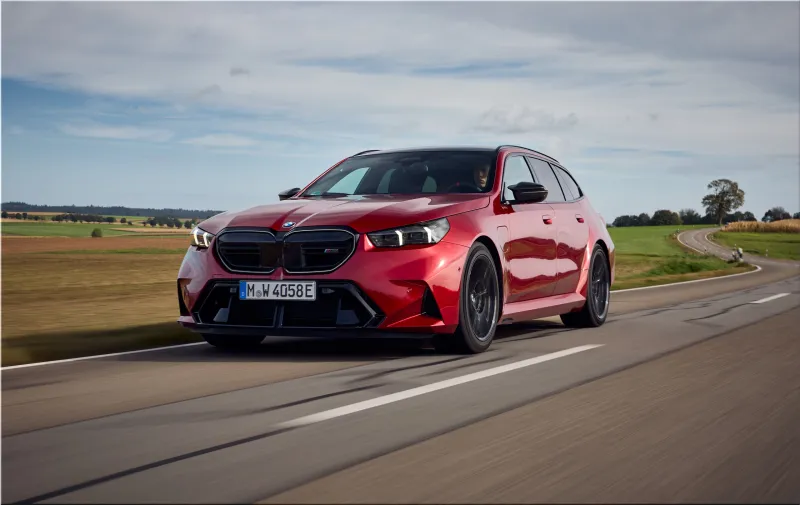 BMW M5 Touring Dragon Fire Red