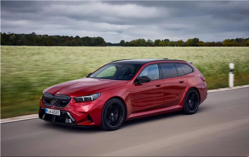 BMW M5 Touring Dragon Fire Red