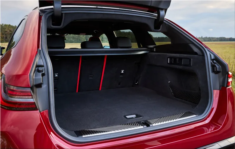 BMW M5 Touring Dragon Fire Red