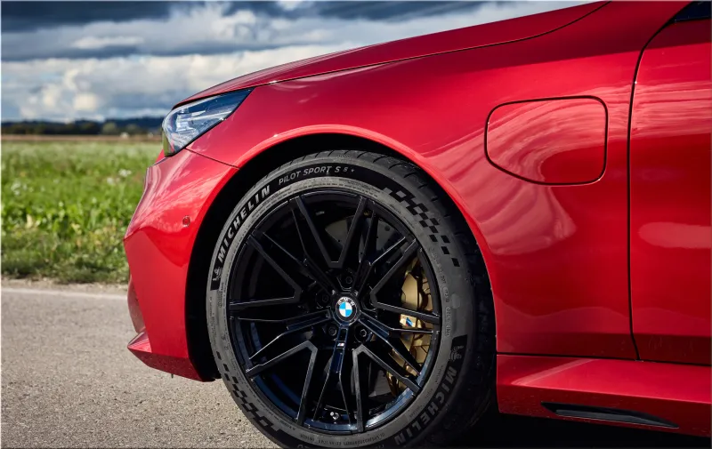 BMW M5 Touring Dragon Fire Red