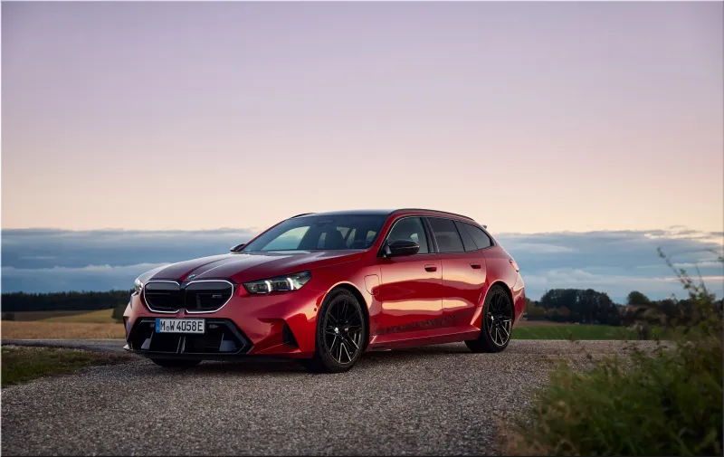 BMW M5 Touring Dragon Fire Red