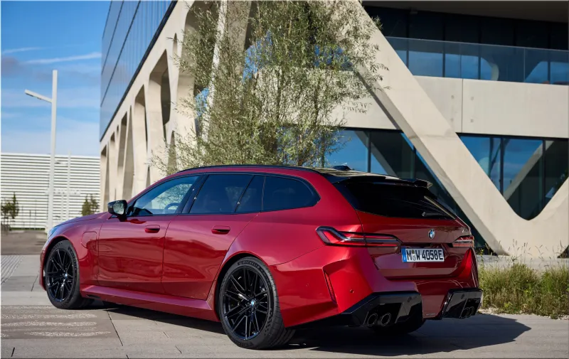 BMW M5 Touring Dragon Fire Red