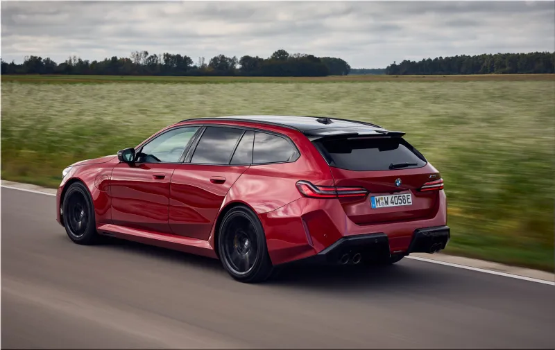 BMW M5 Touring Dragon Fire Red
