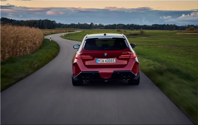 BMW M5 Touring Dragon Fire Red