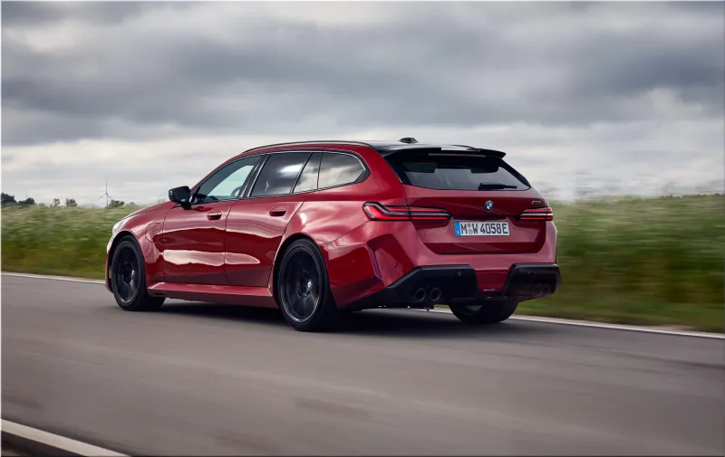 BMW M5 Touring Dragon Fire Red