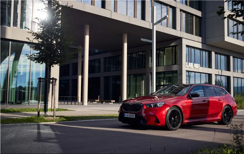 BMW M5 Touring Dragon Fire Red