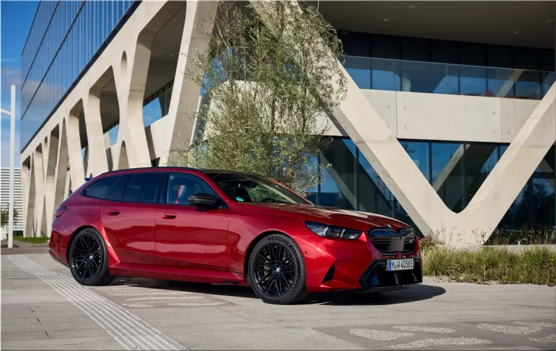 BMW M5 Touring Dragon Fire Red