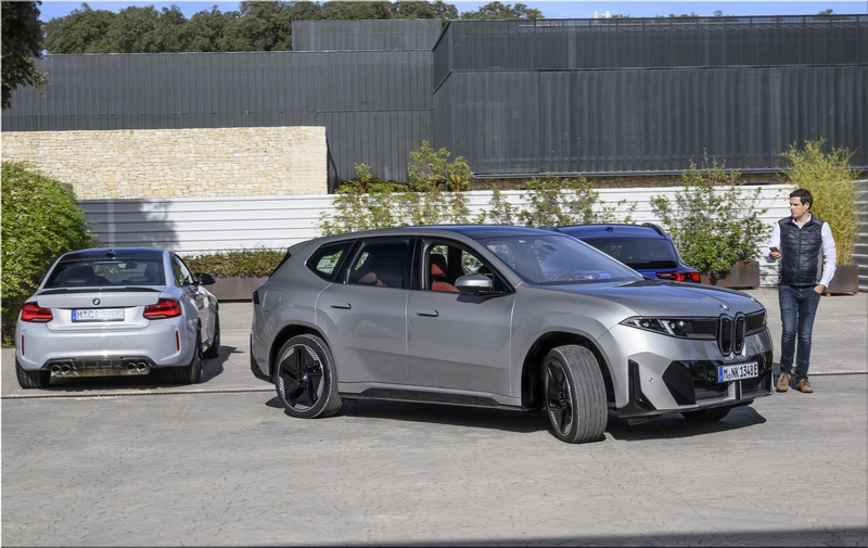 BMW iX3