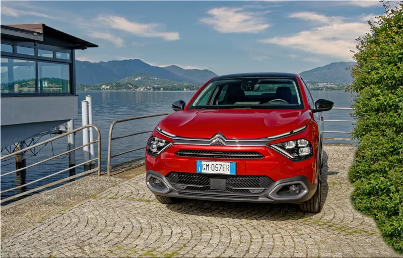 Citroen e-C4 X