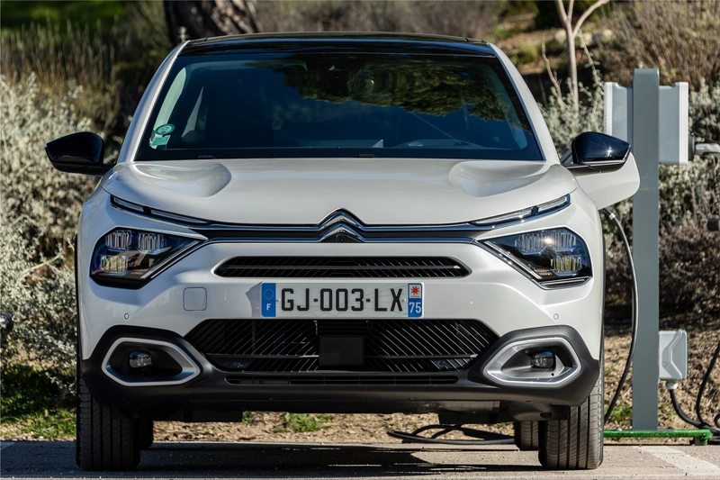 Citroen e-C4 X
