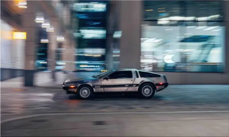 DeLorean DMC-12