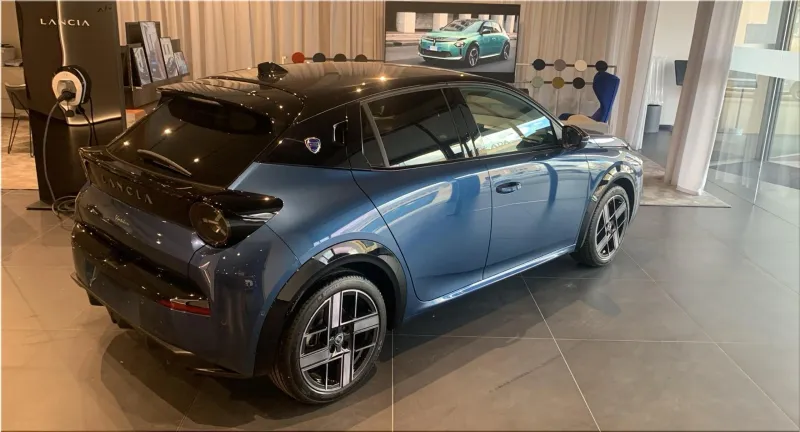 Lancia showrooms in Paris and Barcelona
