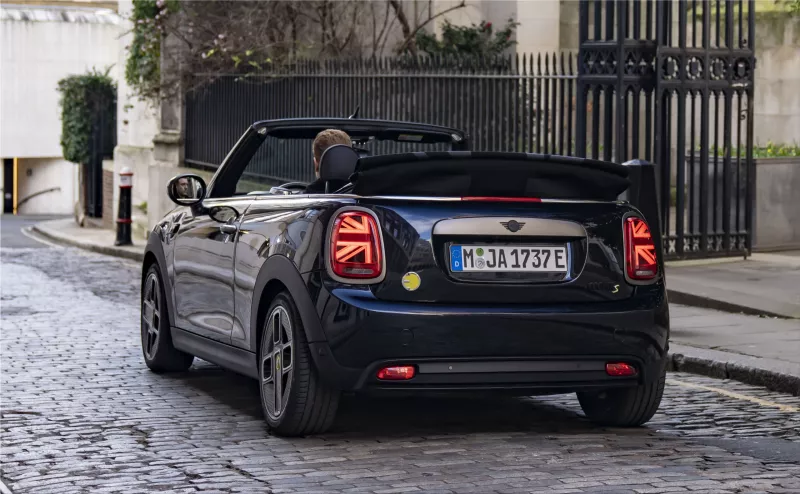 MINI Cooper SE Convertible