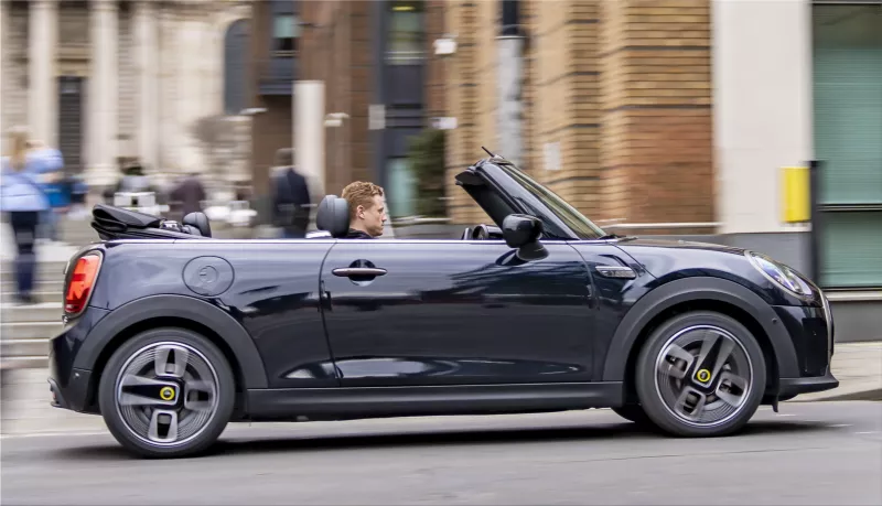 MINI Cooper SE Convertible