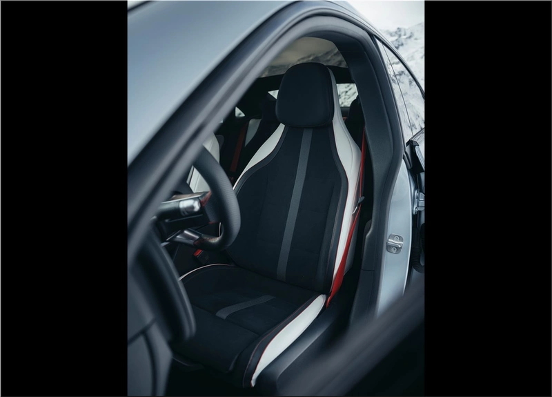 Mercedes-Benz CLA Hybrid