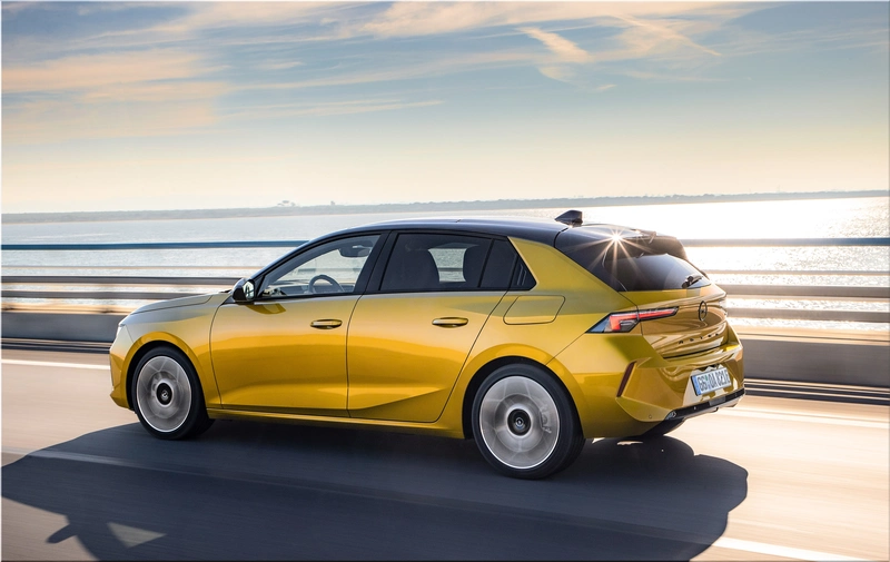 Opel Astra Hybrid