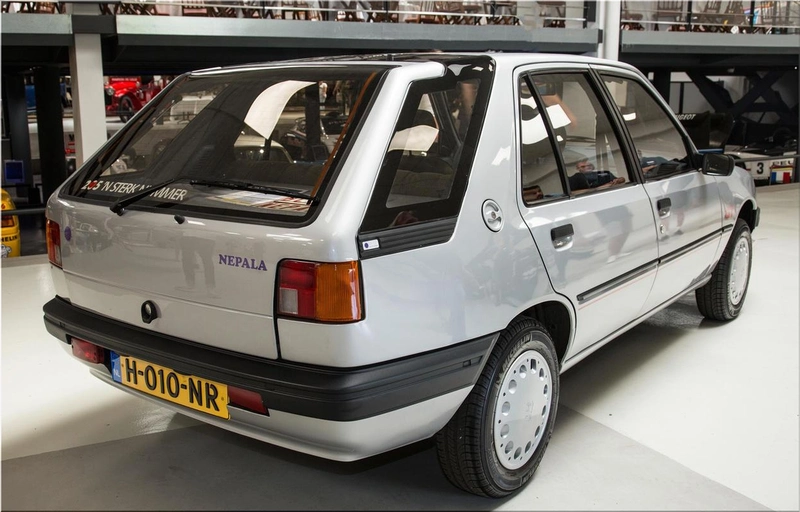 Peugeot 205 Nepala