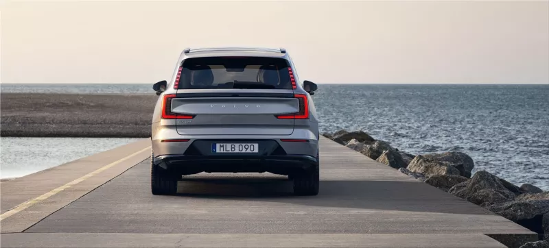 Volvo EX90 electric SUV 2023