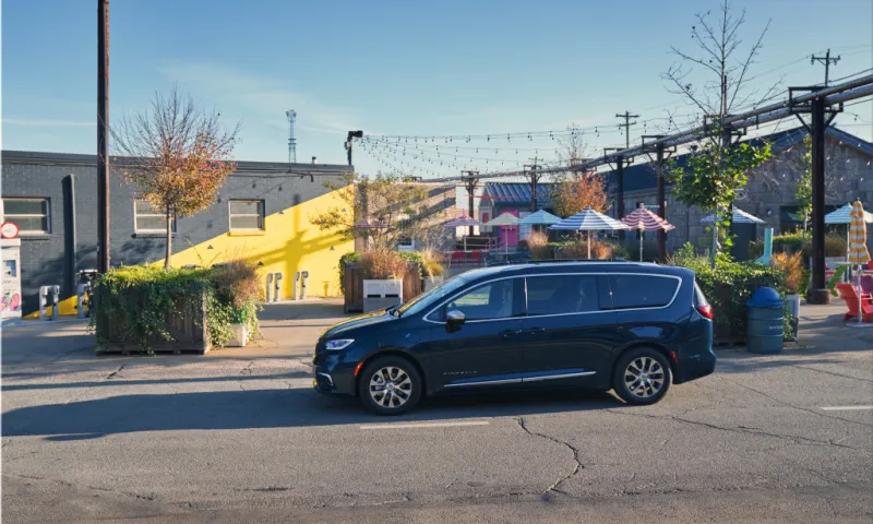 2025 Chrysler Pacifica Hybrid