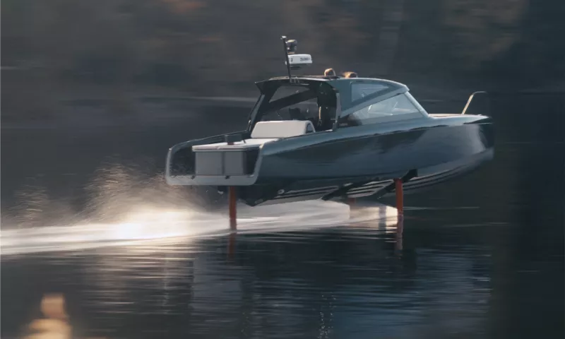 Candela C-8 electric boat