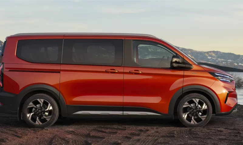 Ford E-Tourneo Custom electric van