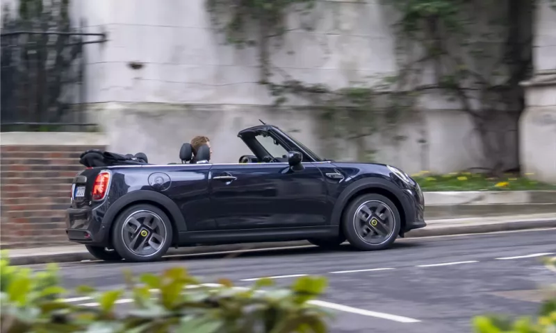 MINI Cooper SE Convertible