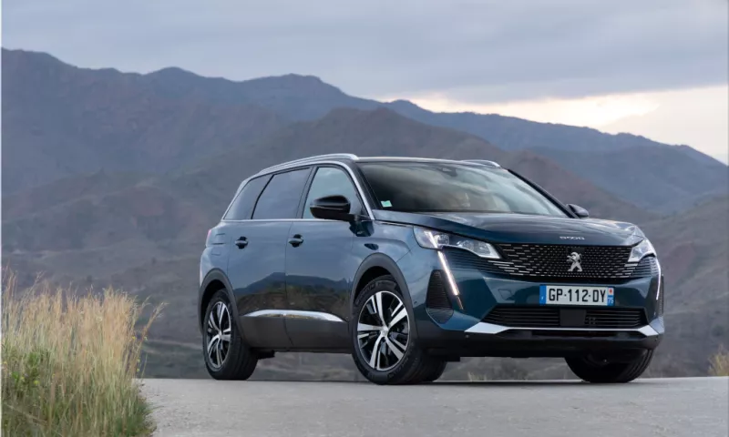 Peugeot 3008 HYBRID and Peugeot 5008 HYBRID