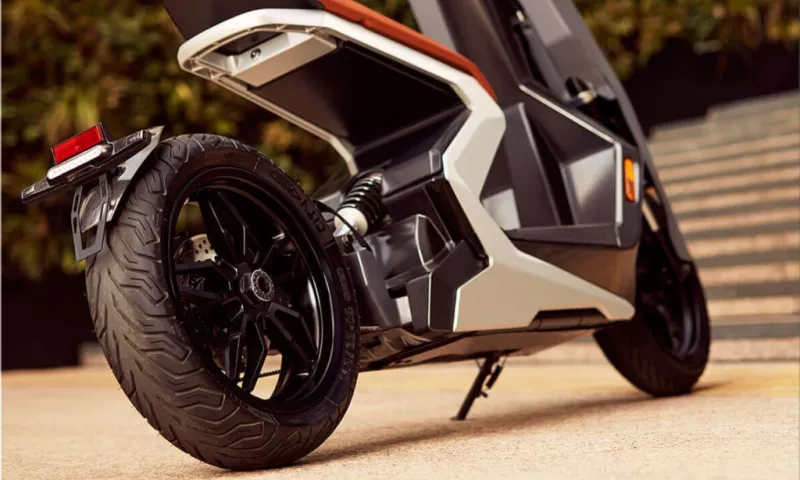 Zapp i300 electric motorcycle