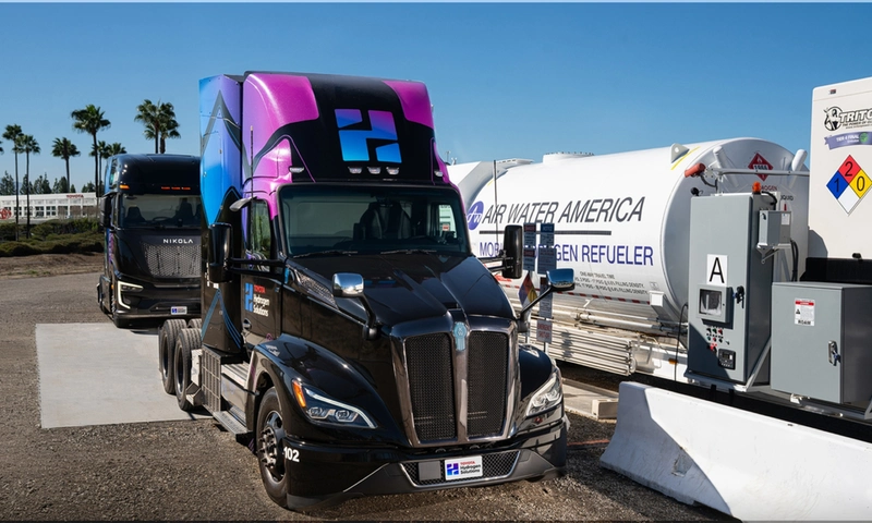 Heavy-duty hydrogen truck refuelling