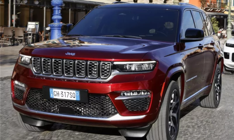 The new Jeep Grand Cherokee 4xe plug-in-hybrid SUV