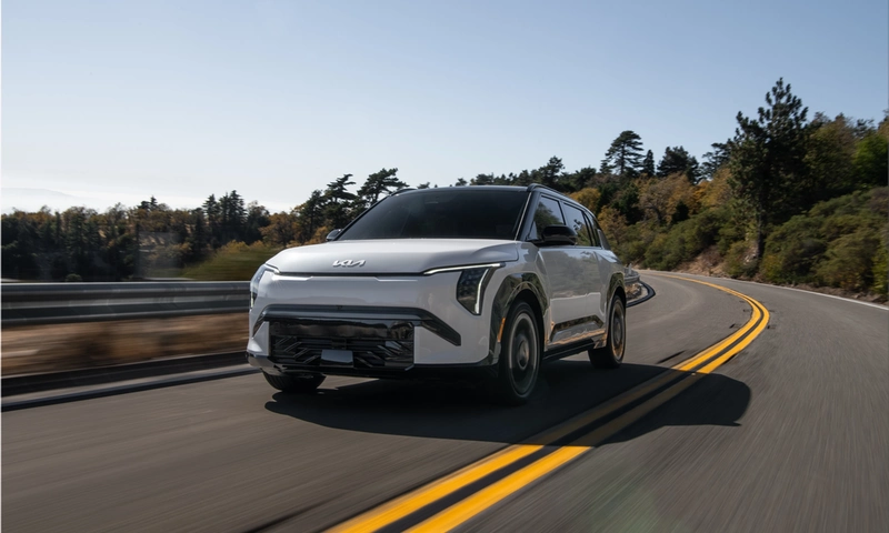 Kia EV3 Debuts With 320-Mile Range and EV9 Tech