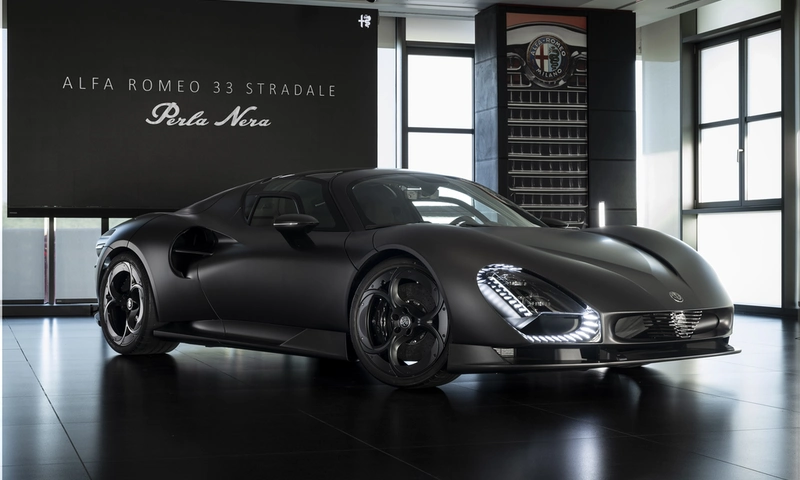 Alfa Romeo 33 Stradale Perla Nera