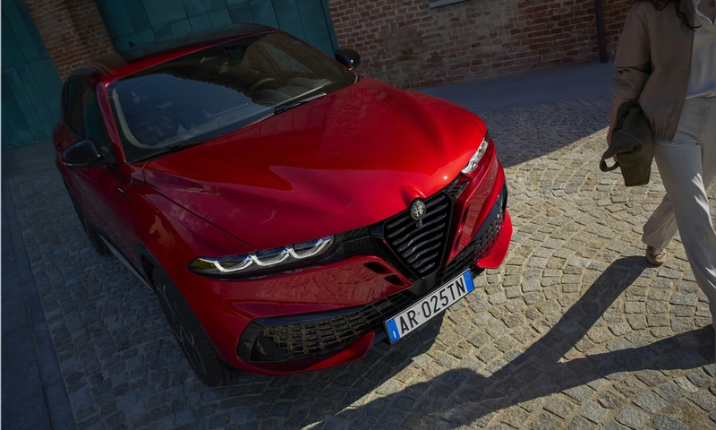 New Alfa Romeo Tonale Hybrid/SUV: 268 hp, AWD & Italian Style