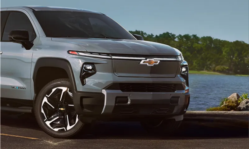 2025 Chevrolet Silverado EV: Longest Range Electric Truck with 492 Miles