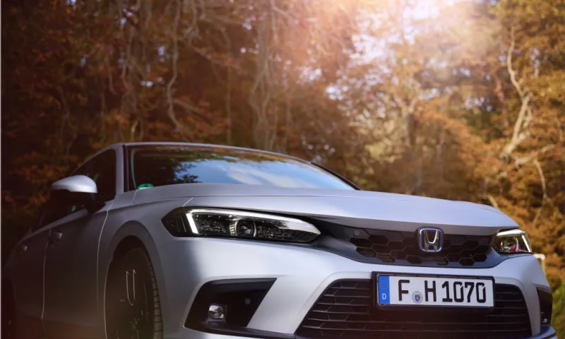 World’s Most Silver Honda Civic: A Shining Tribute to 25 Years of Hybrid Innovation