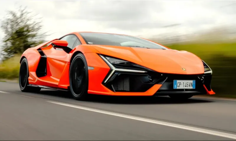 Lamborghini Revuelto PHEV