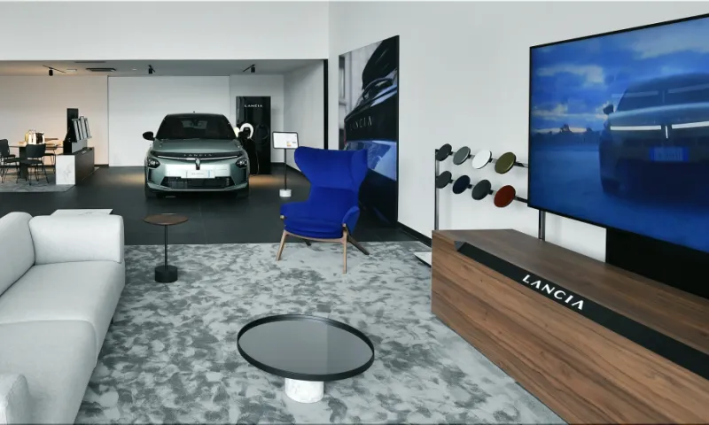 Lancia Makes a Grand Return to Europe with New Showrooms in Paris and Barcelona