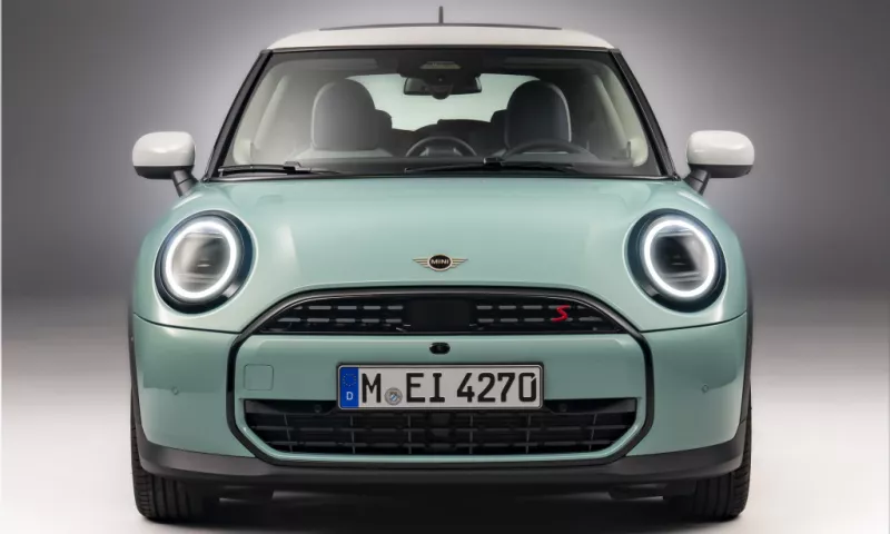 The new MINI Cooper with gasoline engines: