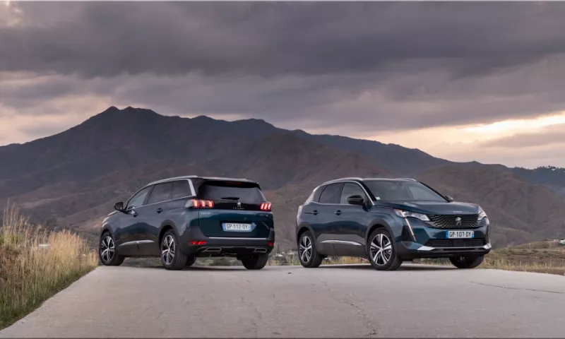 Peugeot 3008 HYBRID and Peugeot 5008 HYBRID