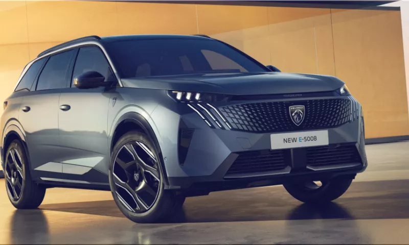 Peugeot e-5008
