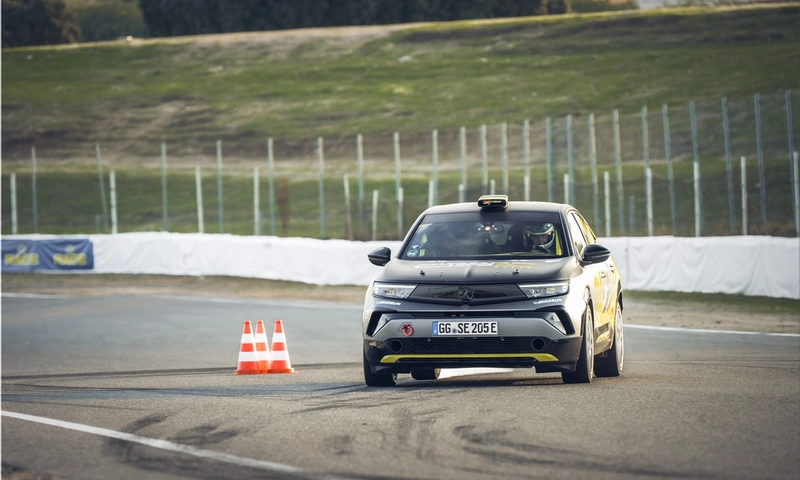 Vauxhall Mokka GSE Rally Debuts With 281hp for 2026 Electric Cup