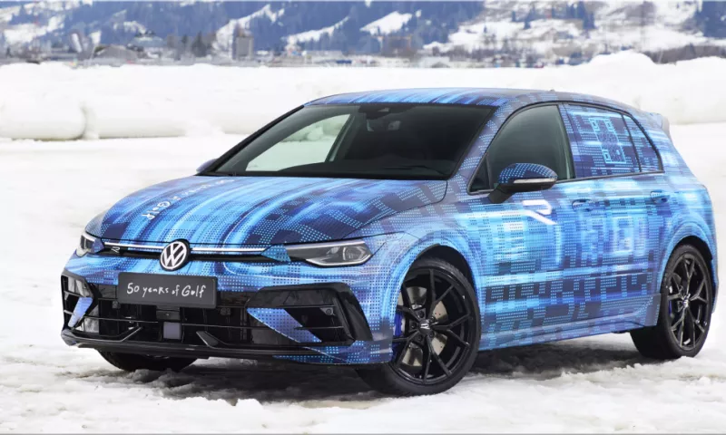  Volkswagen Golf R Set to Shine at Ice Race Premiere