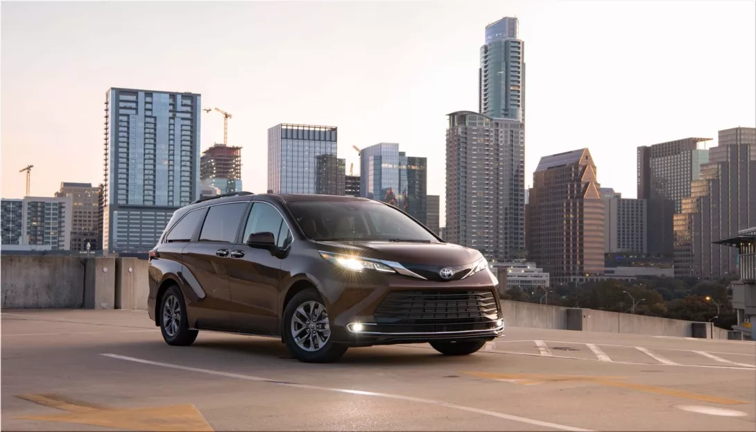 2024 Toyota Sienna: The Hybrid Minivan That Does It All