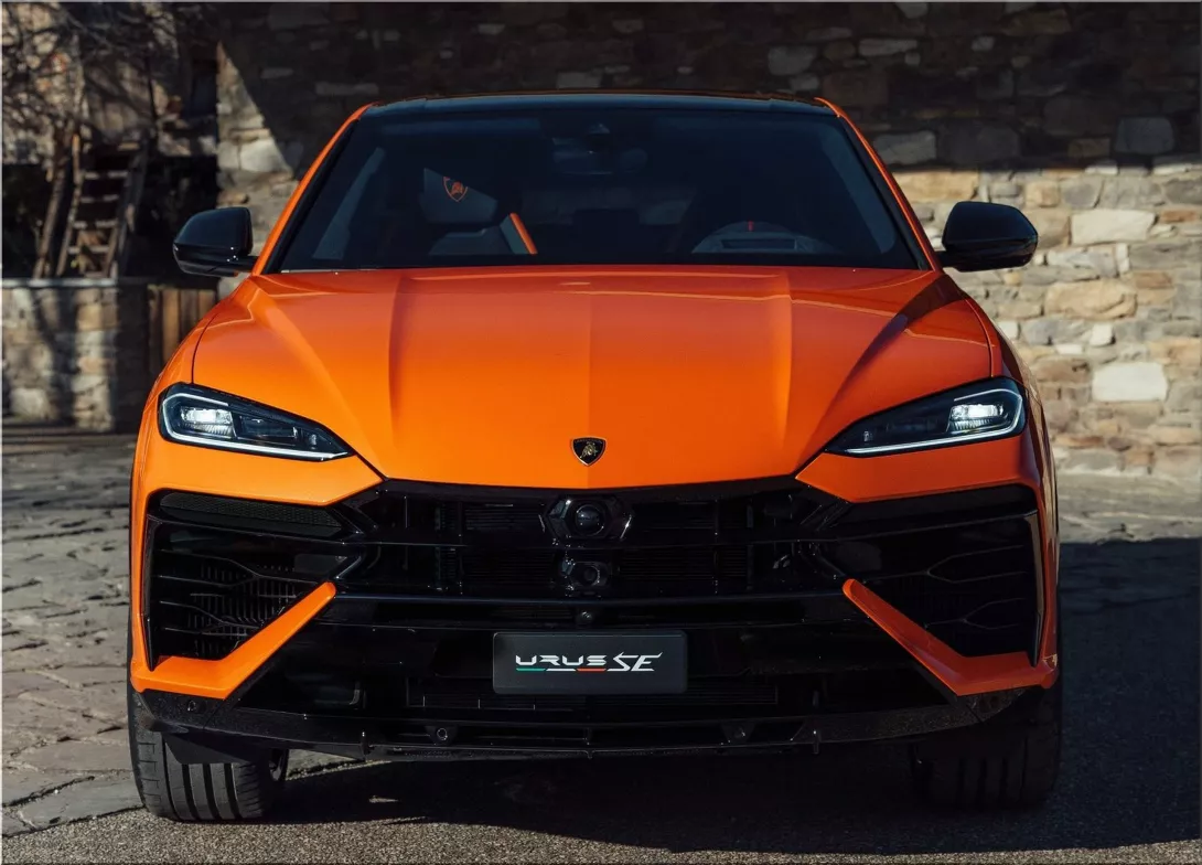2025 Lamborghini Urus SE