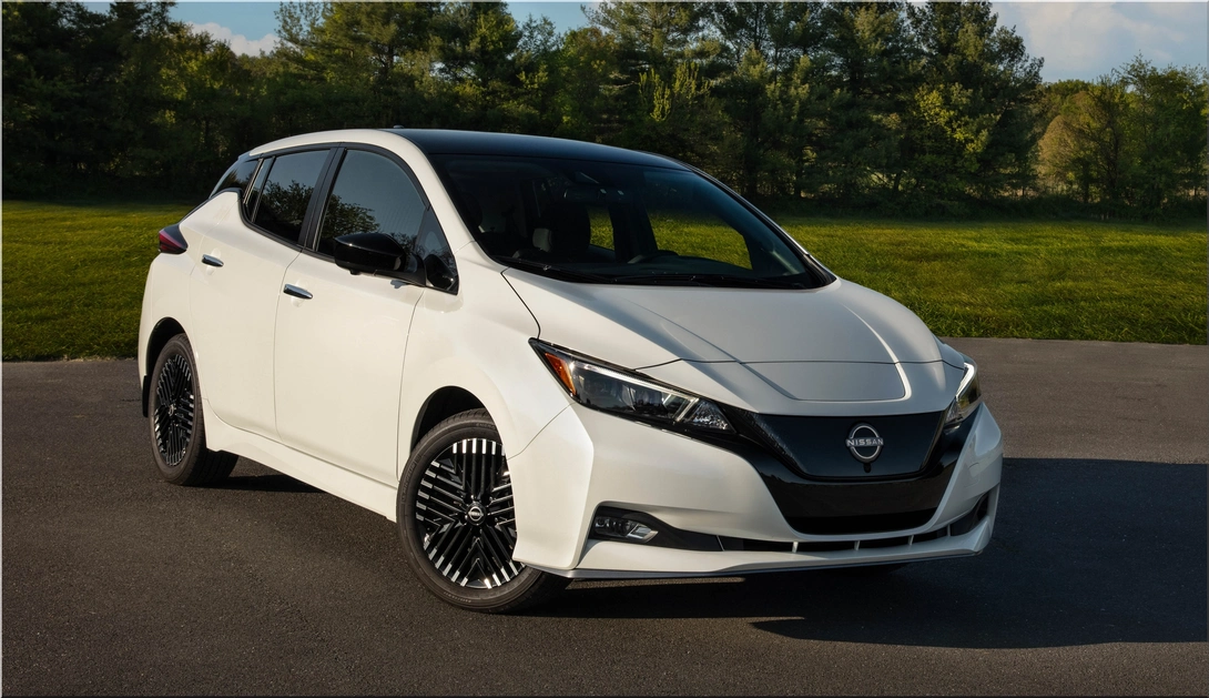 2025 Nissan LEAF