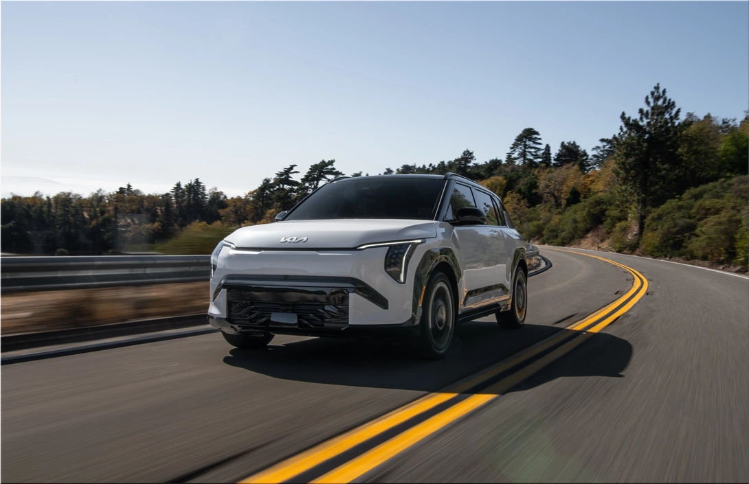 Kia EV3 Debuts With 320-Mile Range and EV9 Tech