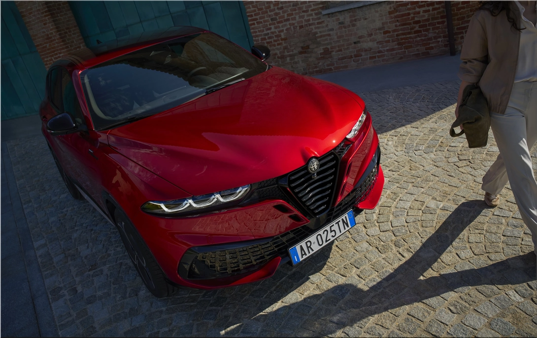 New Alfa Romeo Tonale Hybrid/SUV: 268 hp, AWD & Italian Style