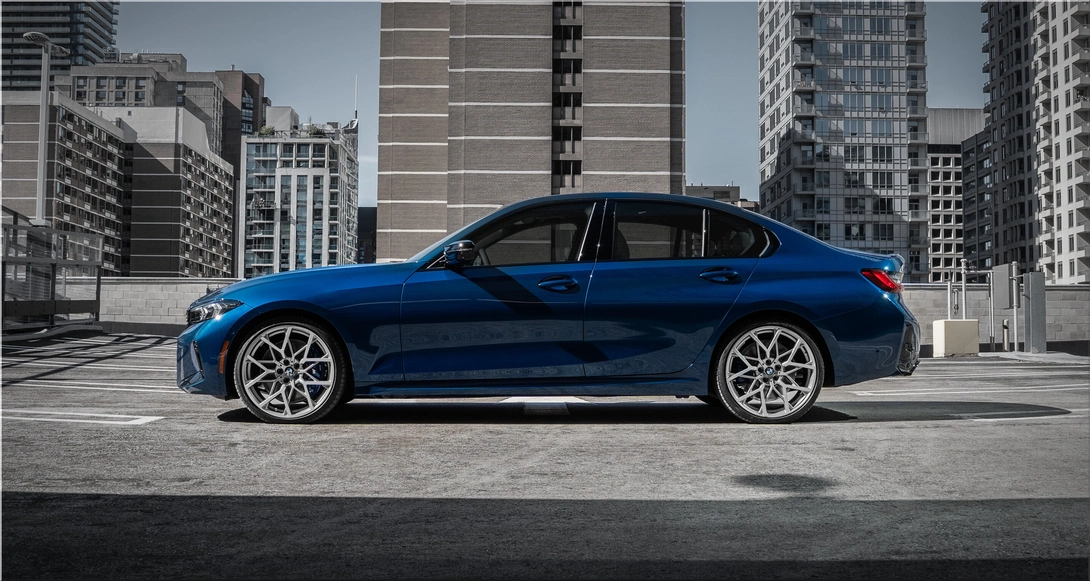BMW M340i xDrive 50 Jahre Edition: 387 hp Inline-6, 0-62 mph in 4.4 s