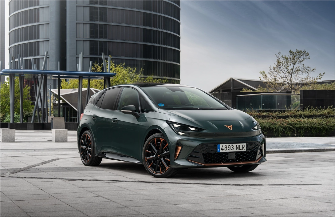 New CUPRA Born VZ Brings 326-PS Rear-Drive EV Performance